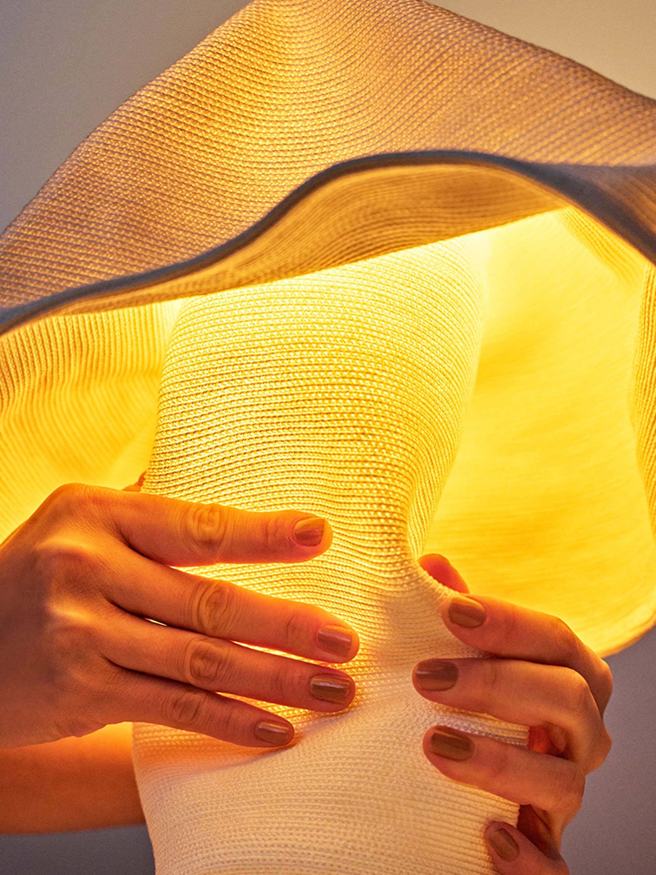 Posing Lamp Shapeable Flexible Design Table Lamp