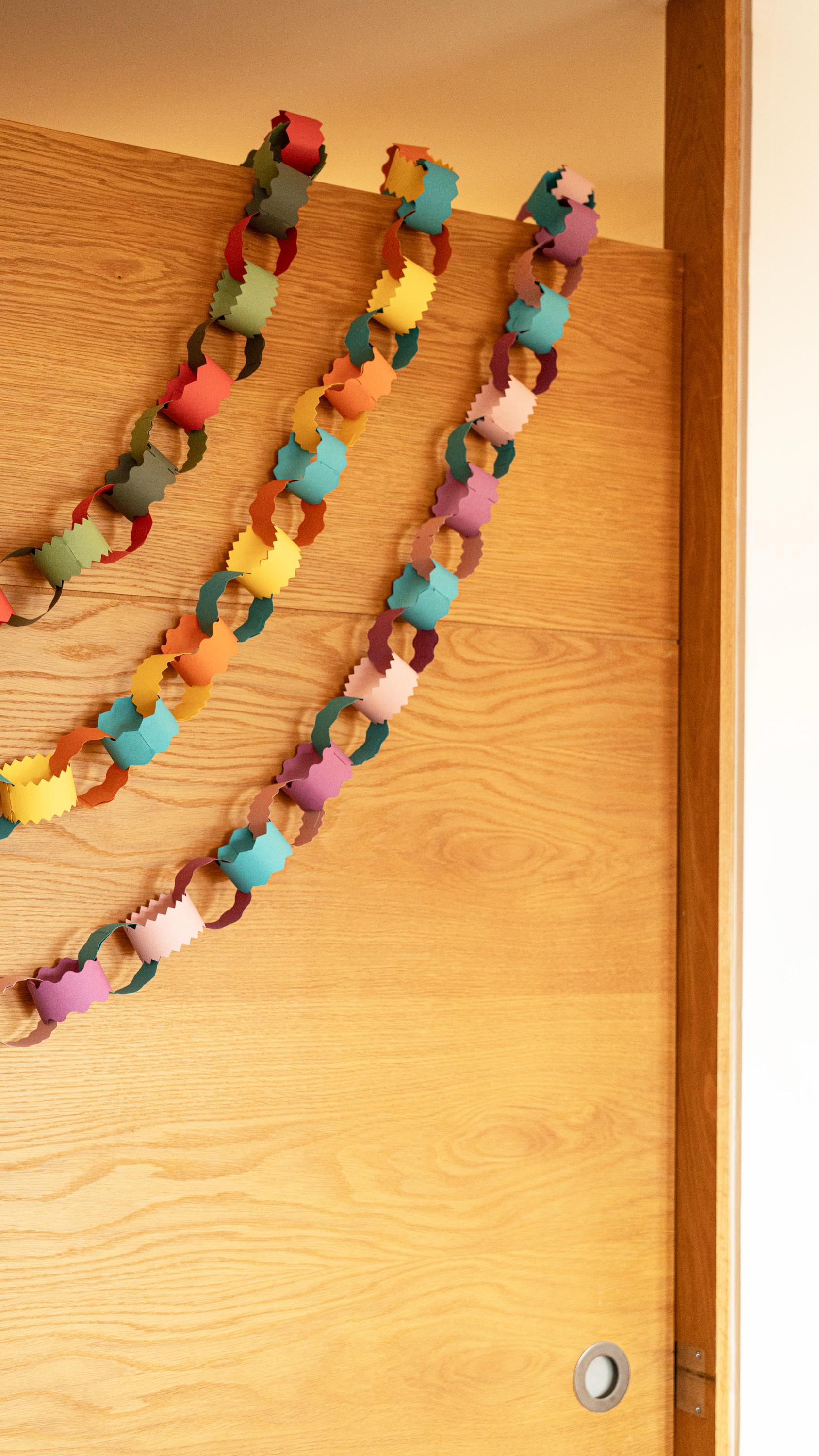 Sommerliche Papierkette