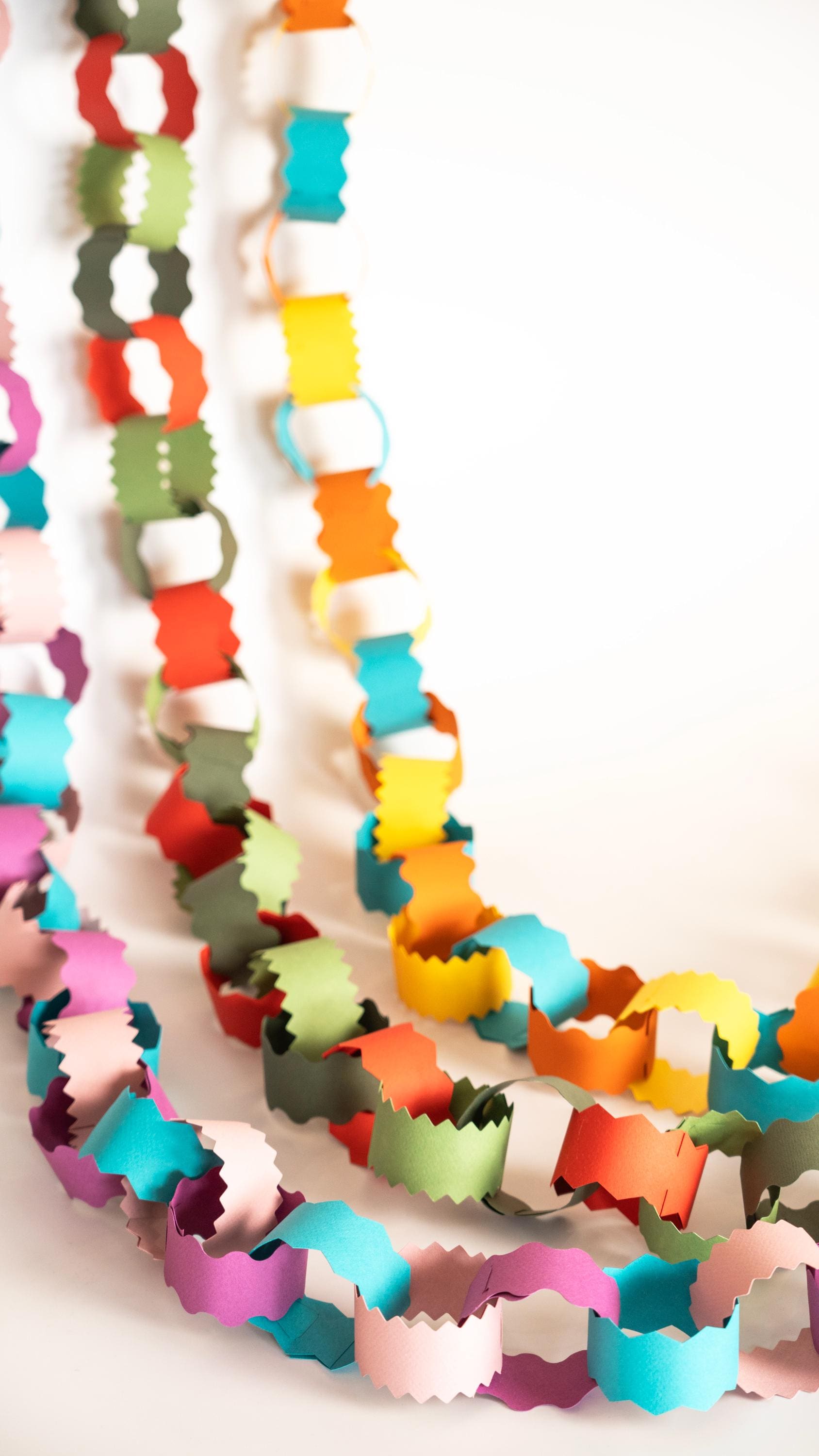 Sommerliche Papierkette