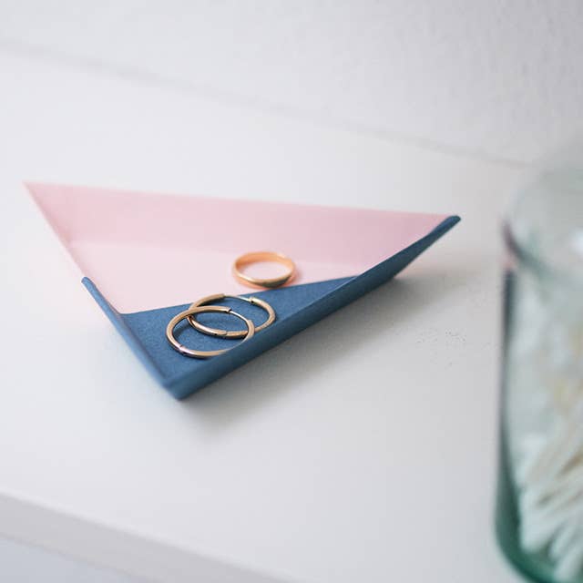 TWO TRAY Waterrepelling Tray Organizer beautiful Japan paper: Camel/Indigo