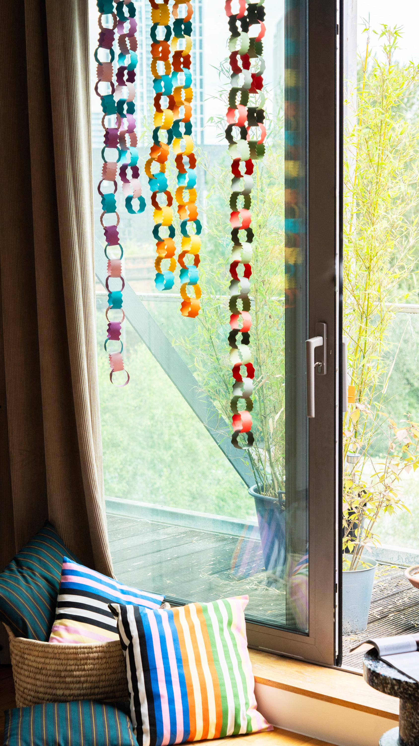 Sommerliche Papierkette