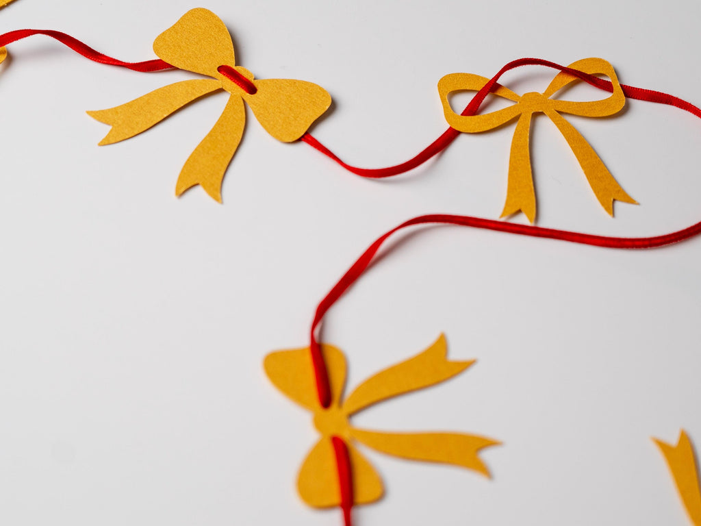 Gold Small Paper Bows Garland