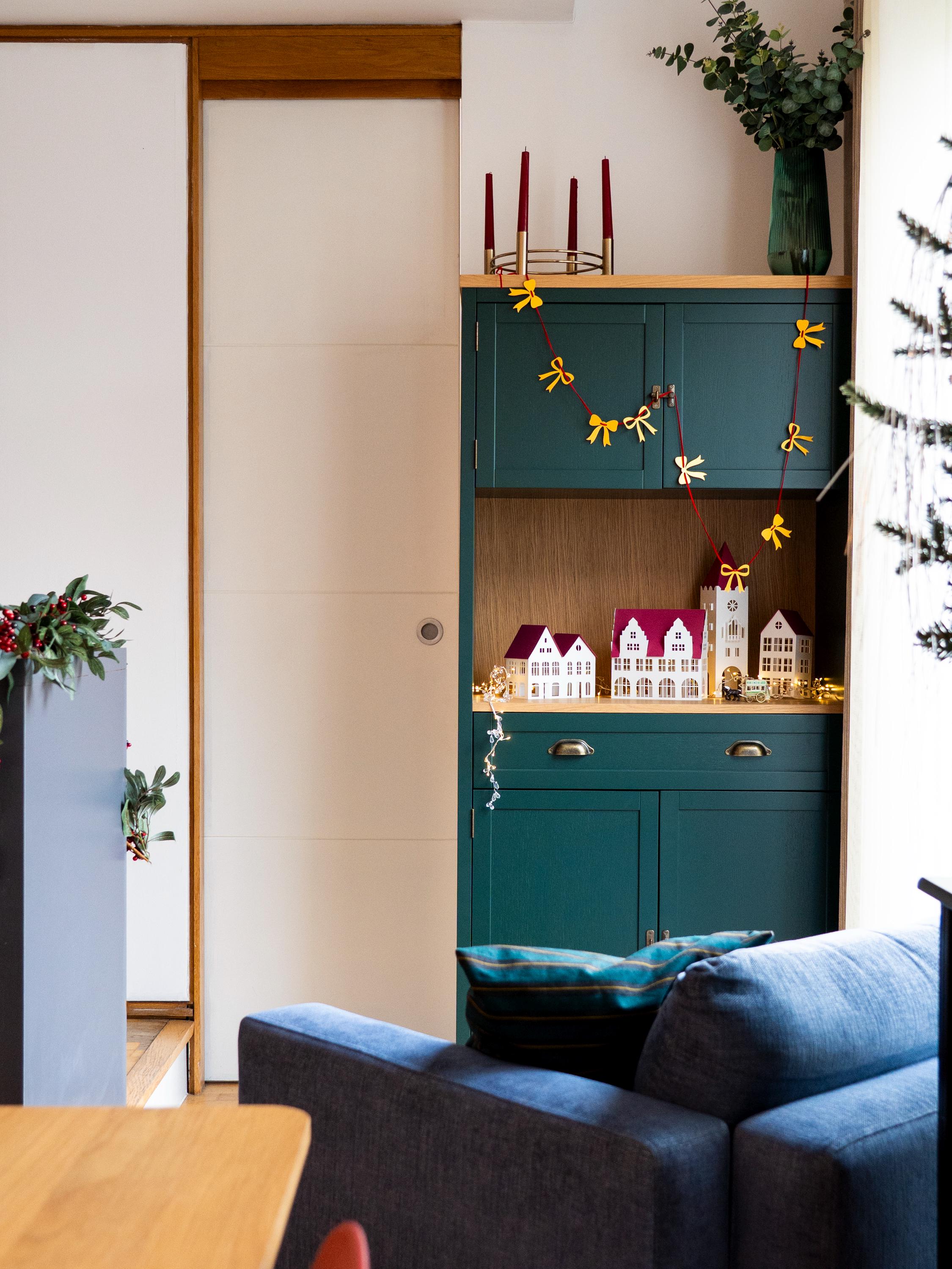 Gold Small Paper Bows Garland