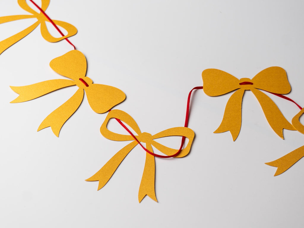 Gold Large Paper Bows Garland