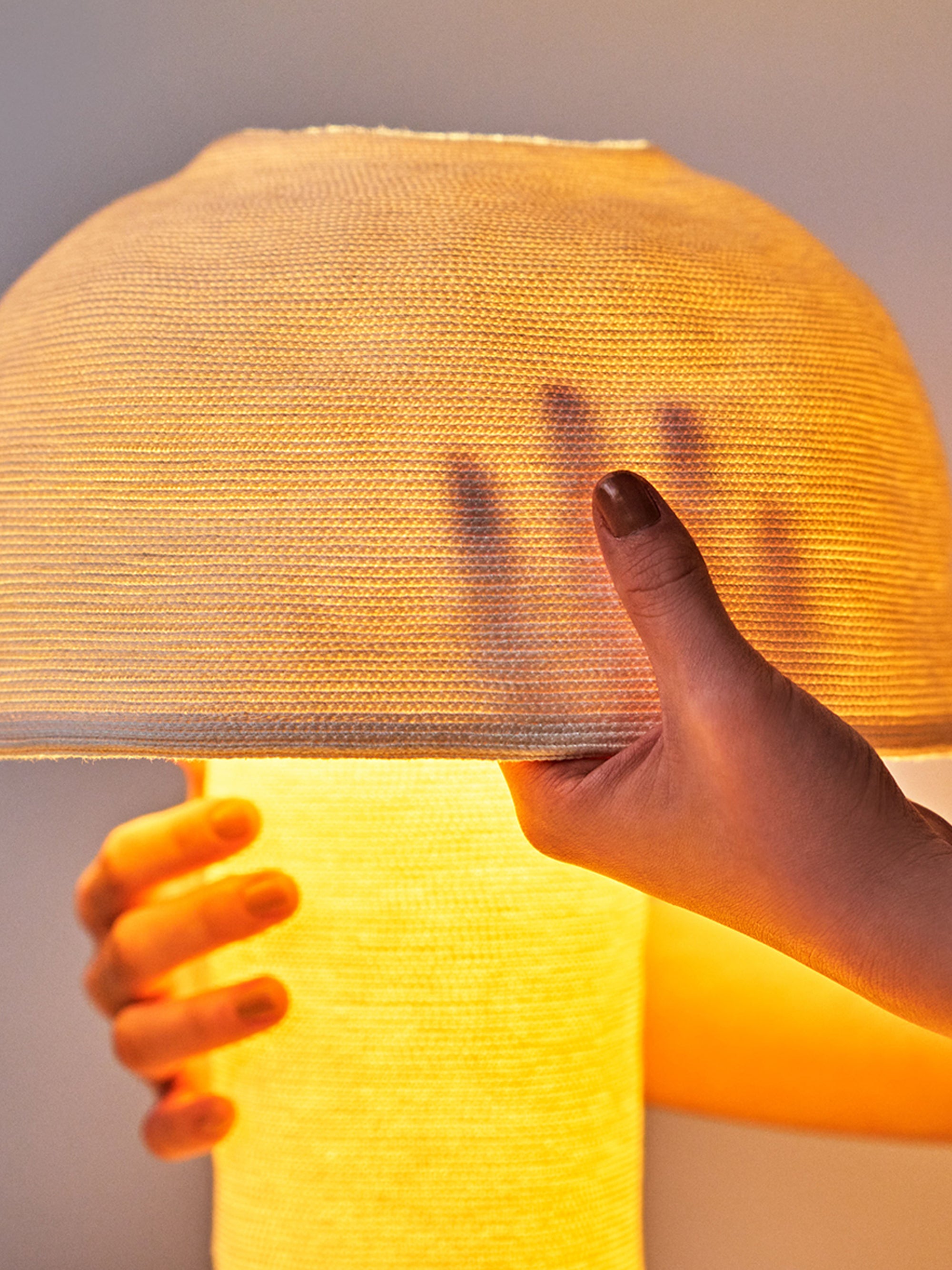 Posing Lamp Shapeable Flexible Design Table Lamp