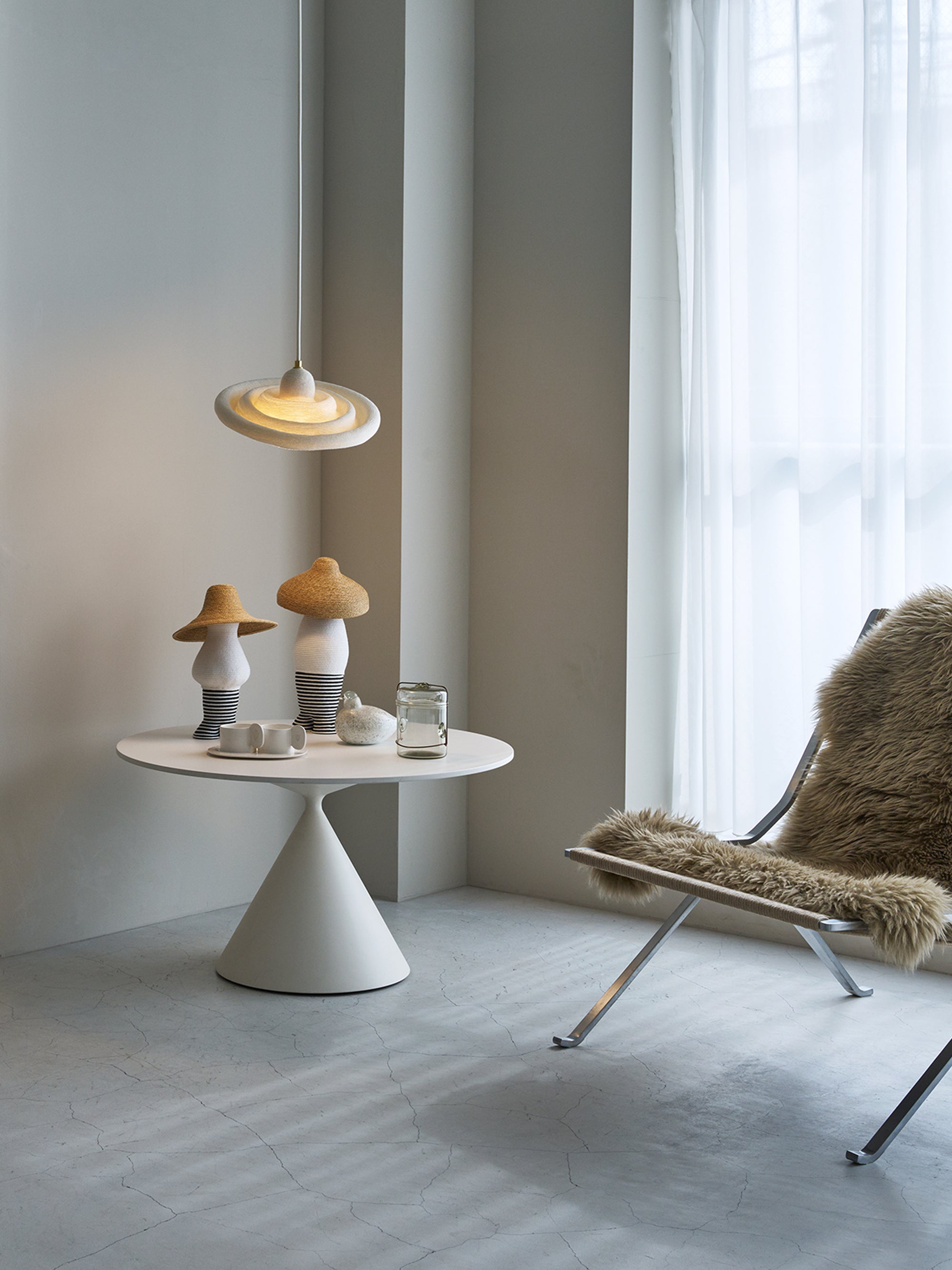 Posing Light Sculptural Changing Shape Lamp / M