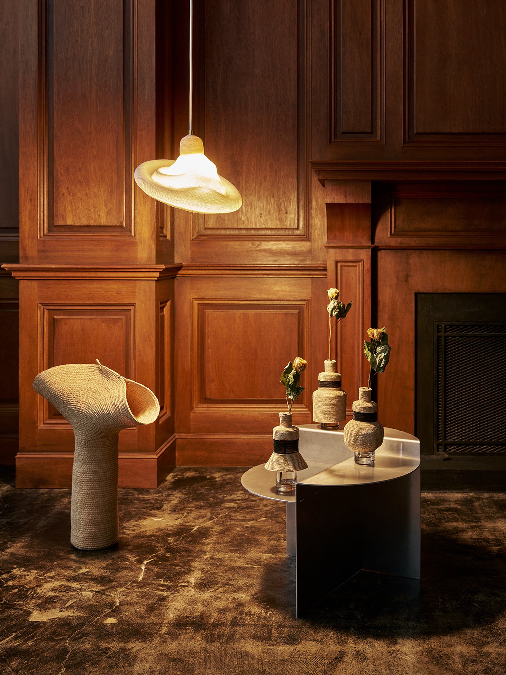 Posing Light Sculptural Changing Shape Lamp / M