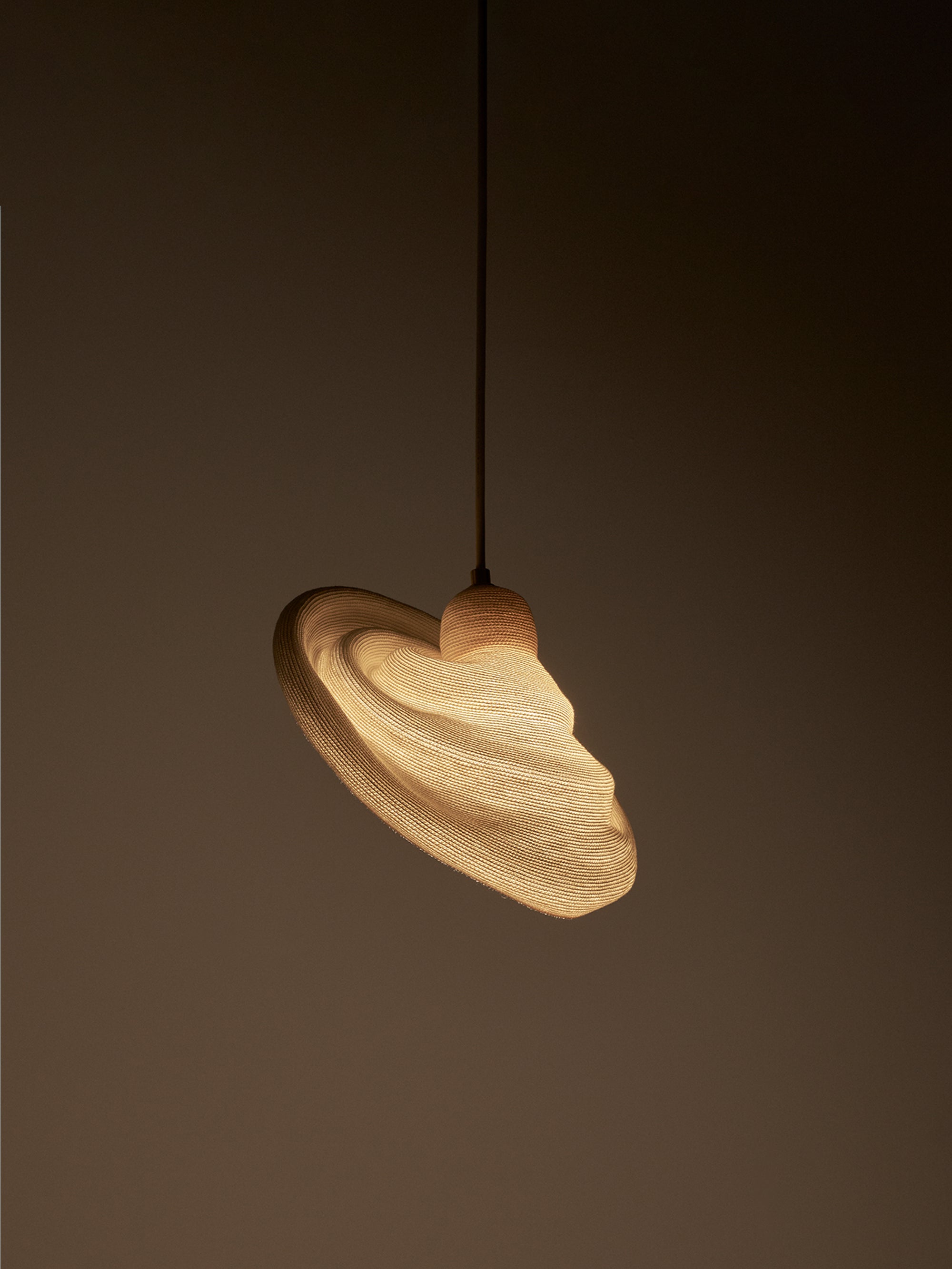 Posing Light Sculptural Changing Shape Lamp / M
