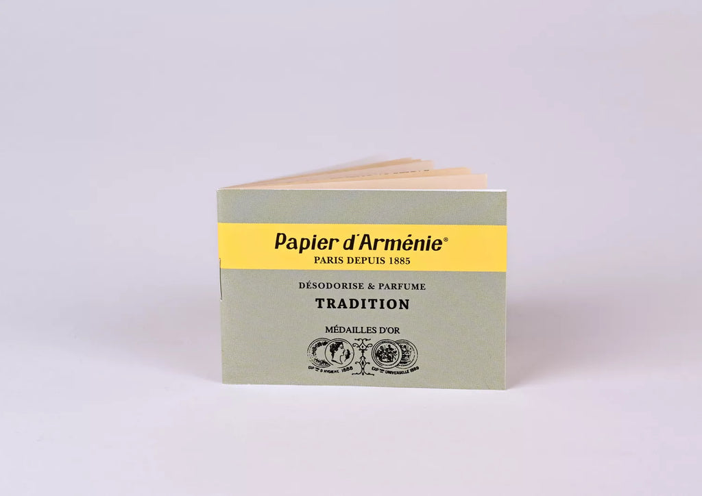 Papier d'Arménie tradition box with yellow label on a white background